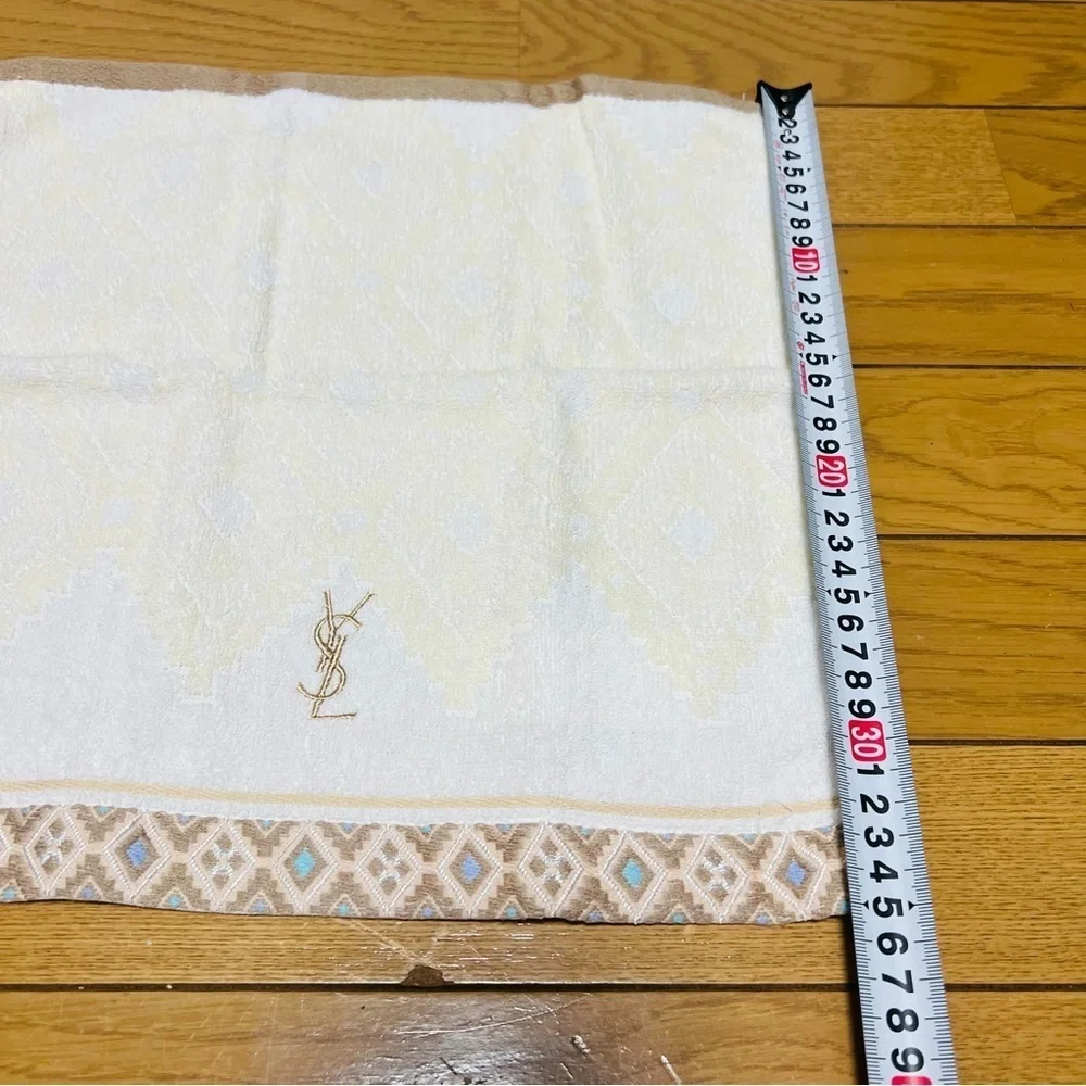 Yves Saint Laurent YSL Logo Beige & White Face/Hand Towel 35 cm x 35 cm